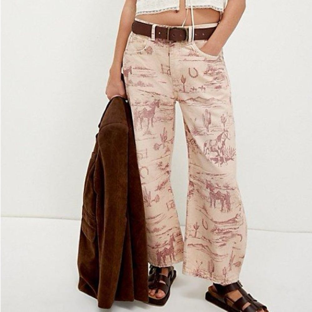 New We The Free Good Luck Printed Barrel Jeans Size 25